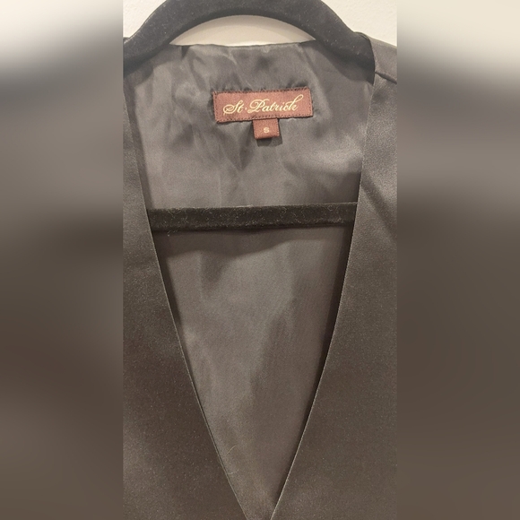 Classic Silver Vest with Lightweight Fabric - Picture 4 of 10